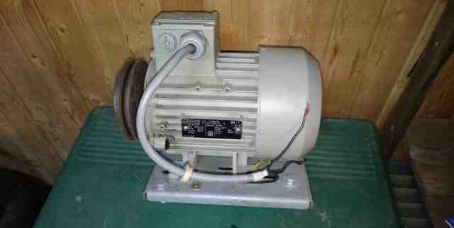 Электродвигатель siemens типа 1LA7080-2AA10