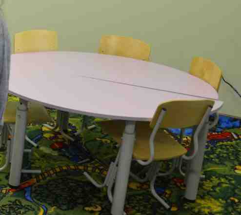  стол и стулья для детей 2-5 лет