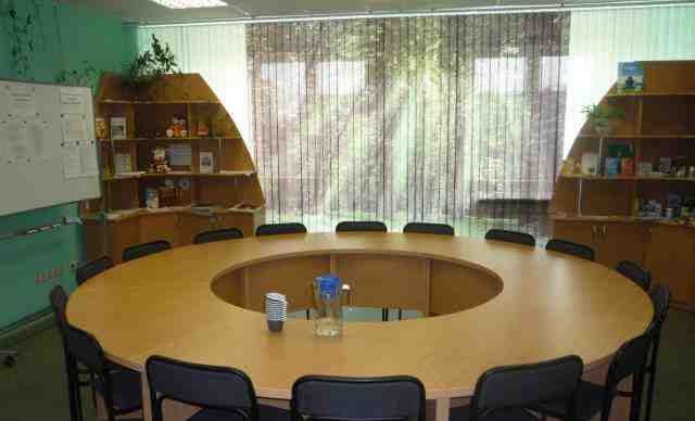 Круглый стол для семинаров и совещаний