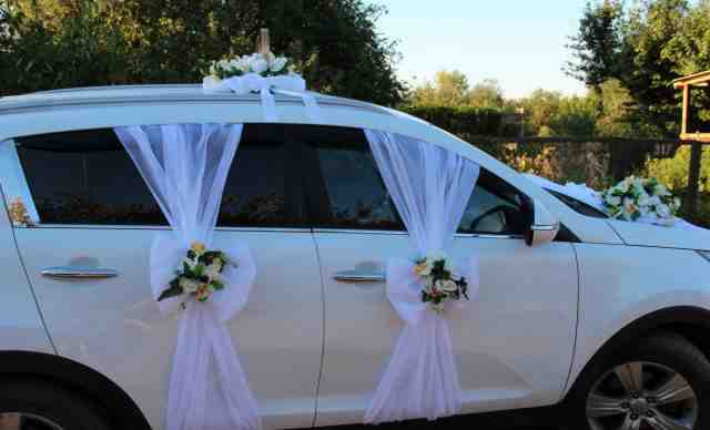 Свадебное украшение на авто