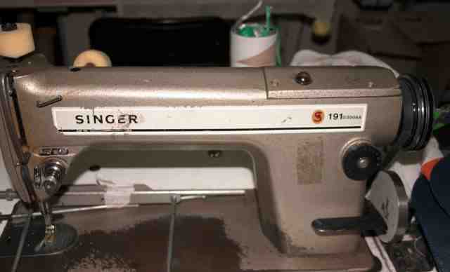 Швейная машина Zinger