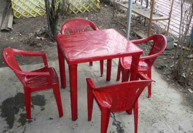  столы и стулья пластиковые