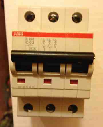 Выключатель автоматический трехполюсный 63А ABB