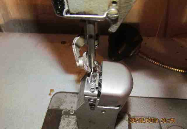 Промышленная колонковая швейная машина