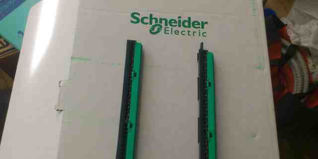 Шинка заземления Schneider Electric